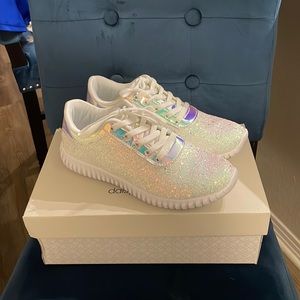 NWT Daisy Fuentes Joan Glitter Sneakers in White